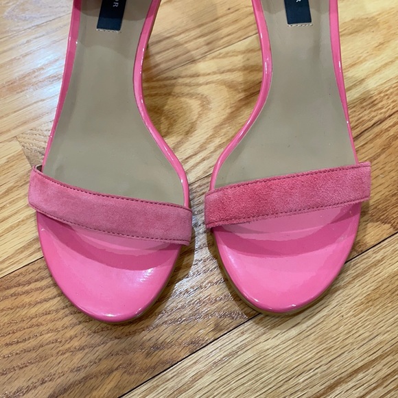 **Ann Taylor Suede Ankle Strap Kitten 2.5” Heels 7.5 - Picture 8 of 9
